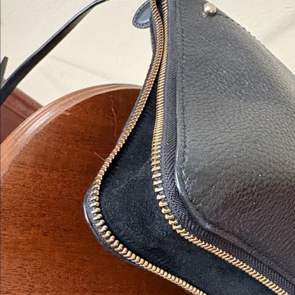 Rebecca Minkoff  leather Crossbody bag  black/gold tone expanding sides & bottom - Picture 14 of 17